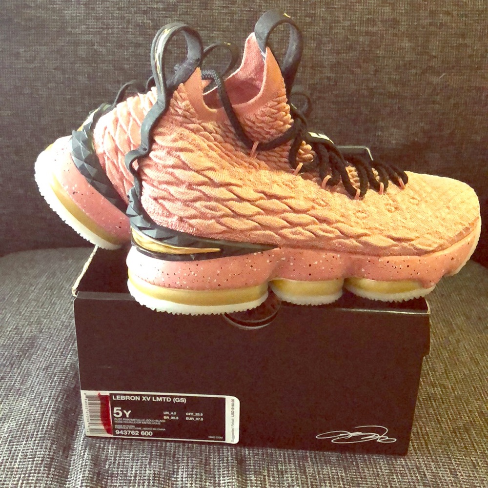 LeBron XV “Hollywood” rust pink metallic goldblack